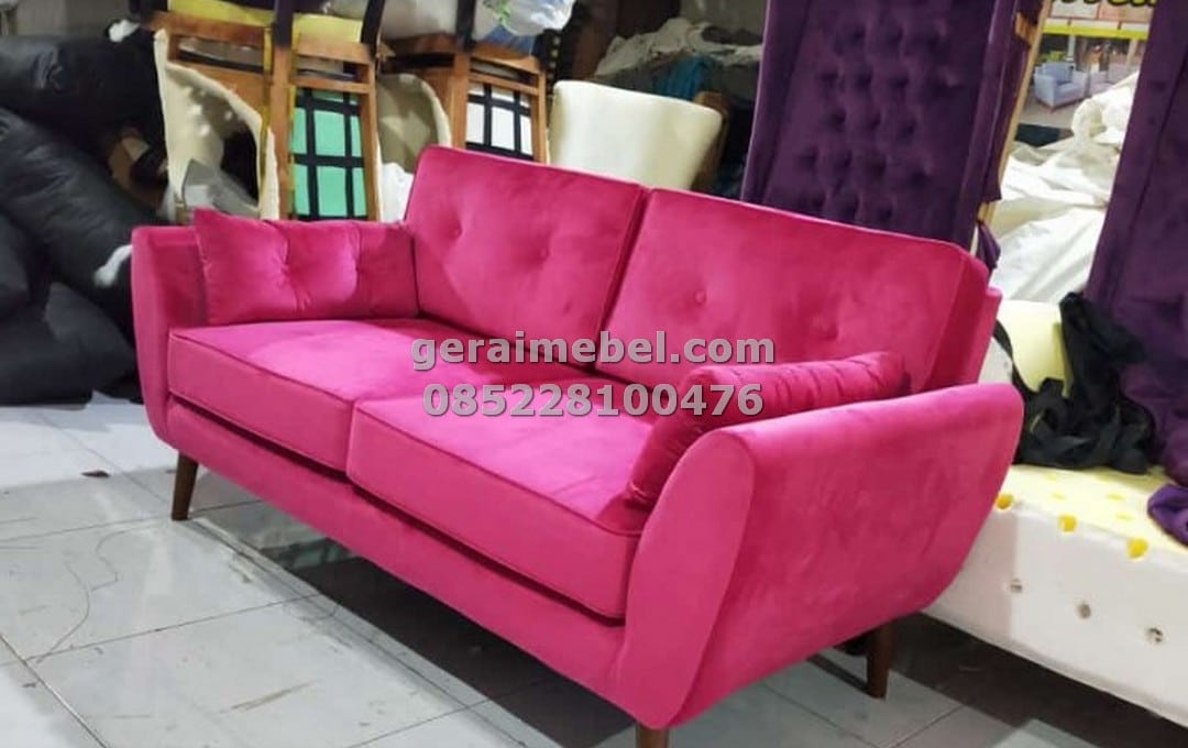 kursi sofa santai depan tv