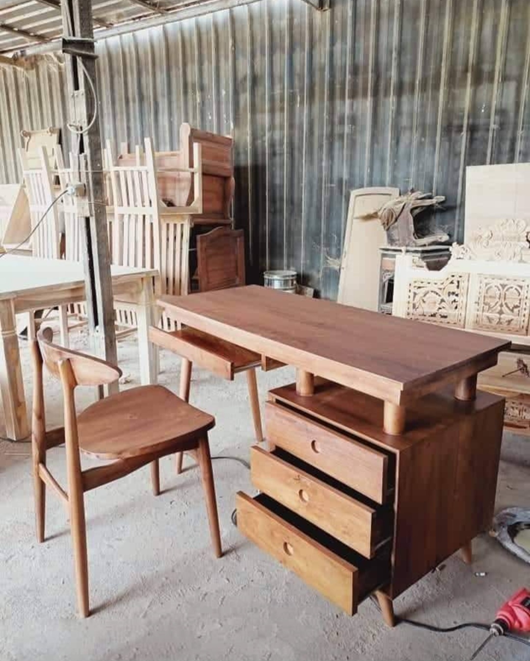 Meja Kantor Rumah Elegan
