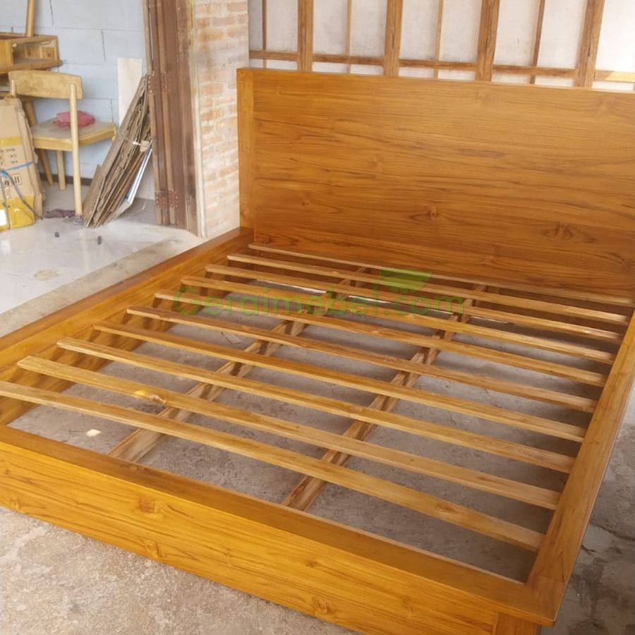 tempat tidur jati