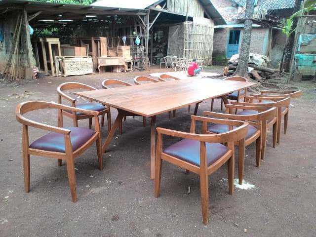 Kelebihan dan Kekurangan Kayu Jati untuk Furniture